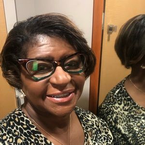 Meet your Posher, Deidre